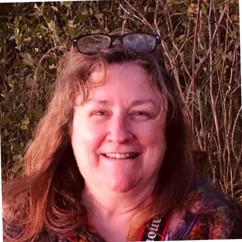 Miriam Duff headshot.