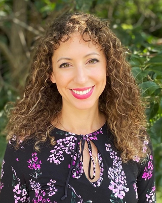 Haley Toll headshot.