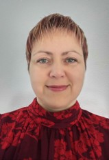 Headshot of Tania